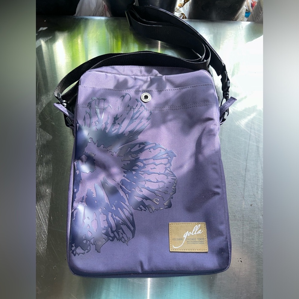Golla laptop/tablet bag with strap and protective lining new without tags